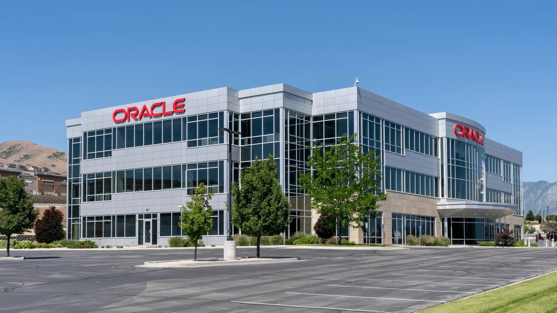 Oracle Beats Revenue Estimates as AI-Driven Cloud Growth Accelerates