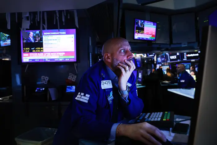 Wall Street Rises as Investors Await Inflation Data While AI Stocks and Rate Cuts Drive Sentiment