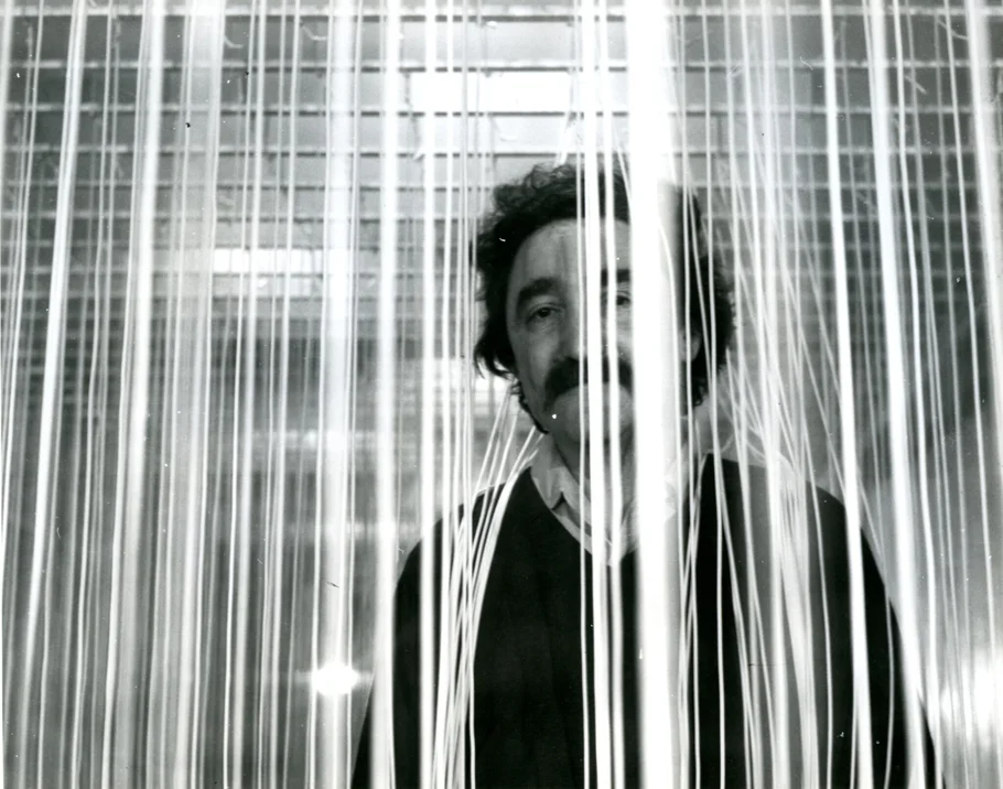 Jesús Rafael Soto Exhibition in London Brings His Kinetic Art to Kensington Gardens