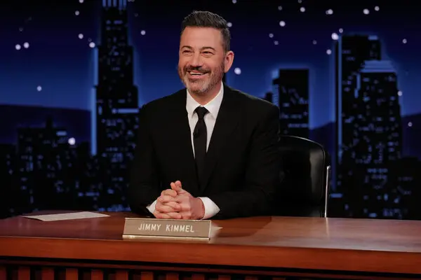 Jimmy Kimmel returns to ABC, delivering emotional remarks