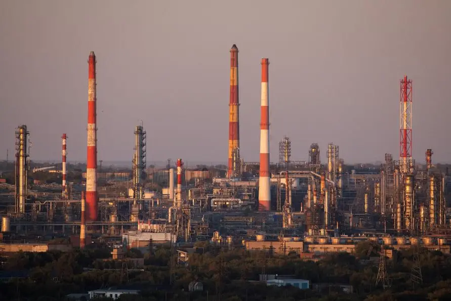 Gulf economies steady growth rising oil output